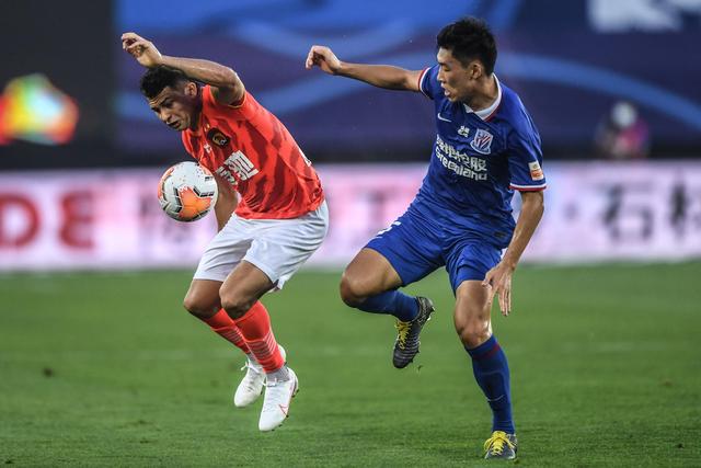 世界杯 | “乐极生悲”离奇受伤 英格兰中场亨德森接受手术